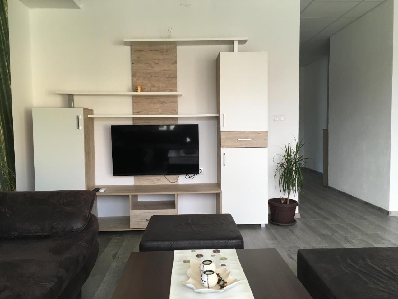 Gradiska Appartement Buitenkant foto