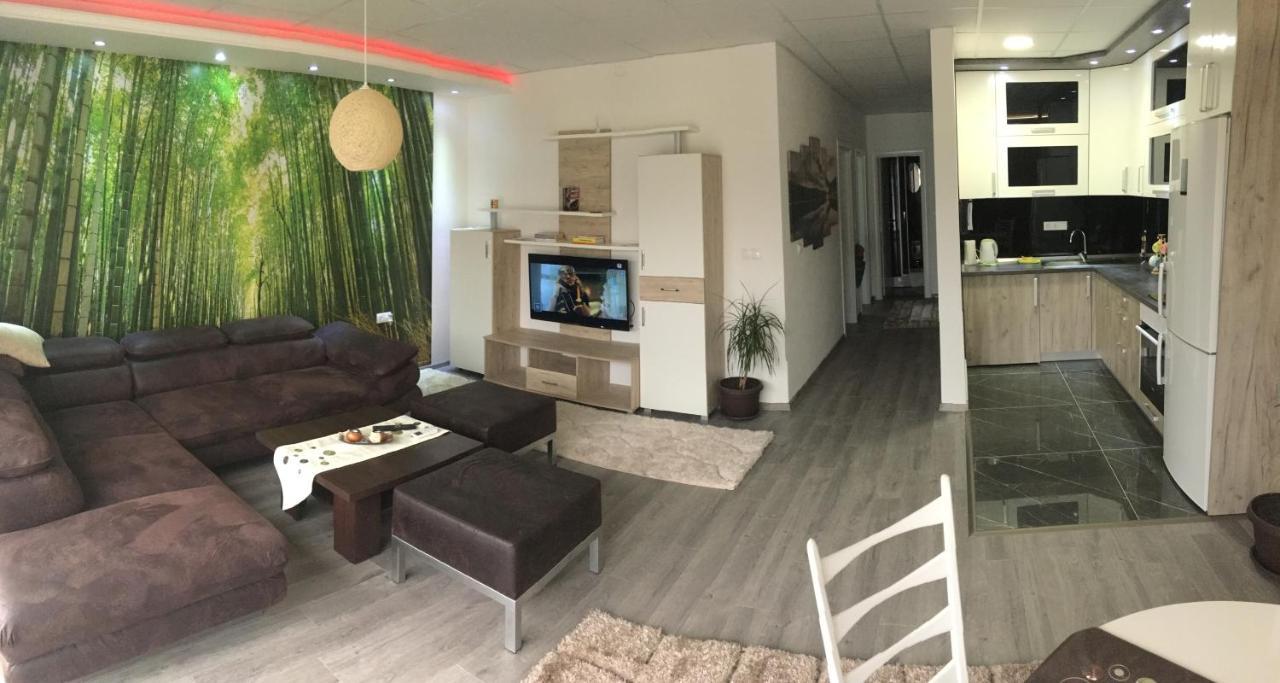 Gradiska Appartement Buitenkant foto
