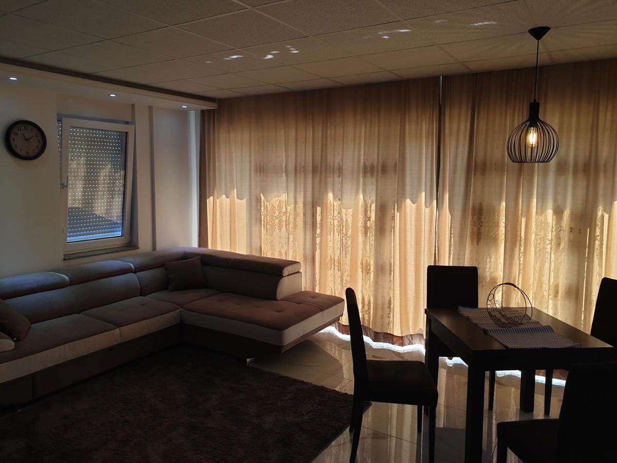 Gradiska Appartement Buitenkant foto