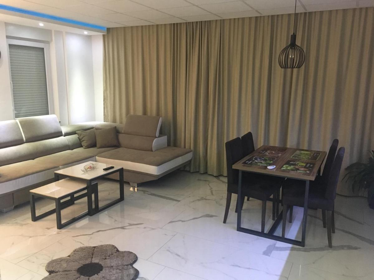Gradiska Appartement Buitenkant foto
